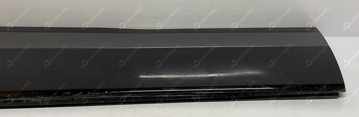 Listwa dolna drzwi przód prawa Range Rover VELAR (L560) LR093895 LR107752 LR136937 LR146631 Używana