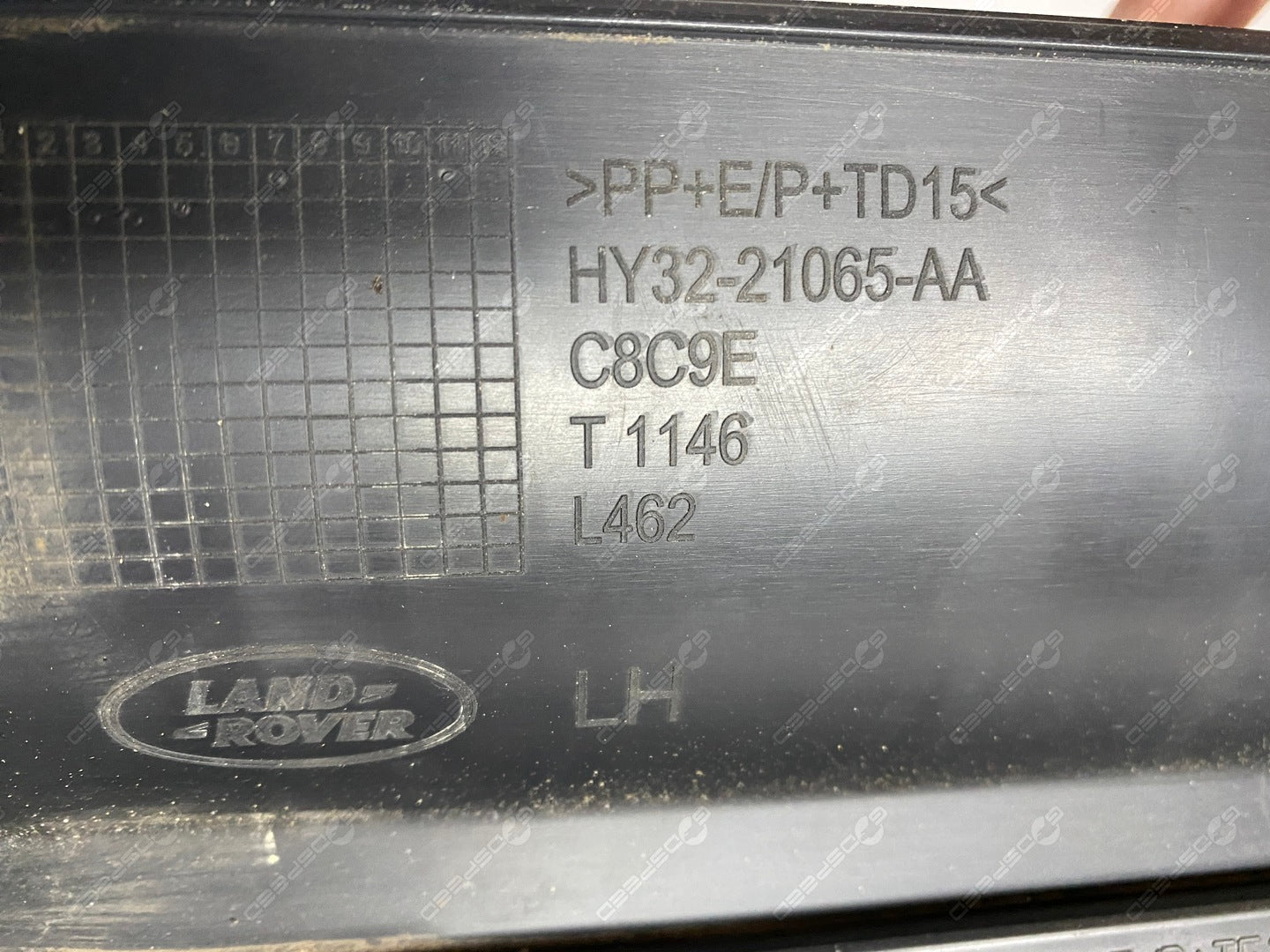 Listwa dolna drzwi przód lewa Land Rover DISCOVERY (L462) LR082943 Używana