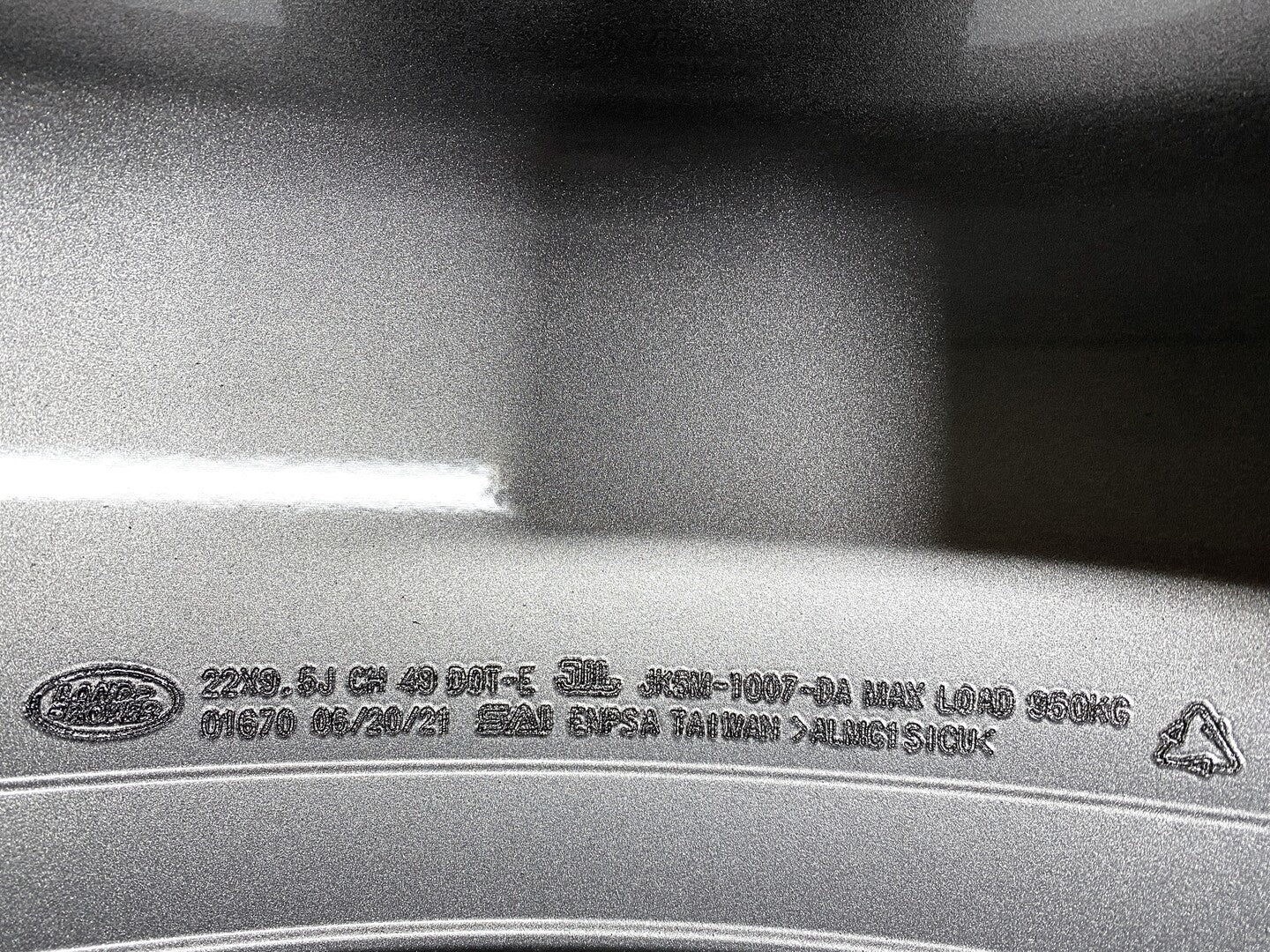 LR099111