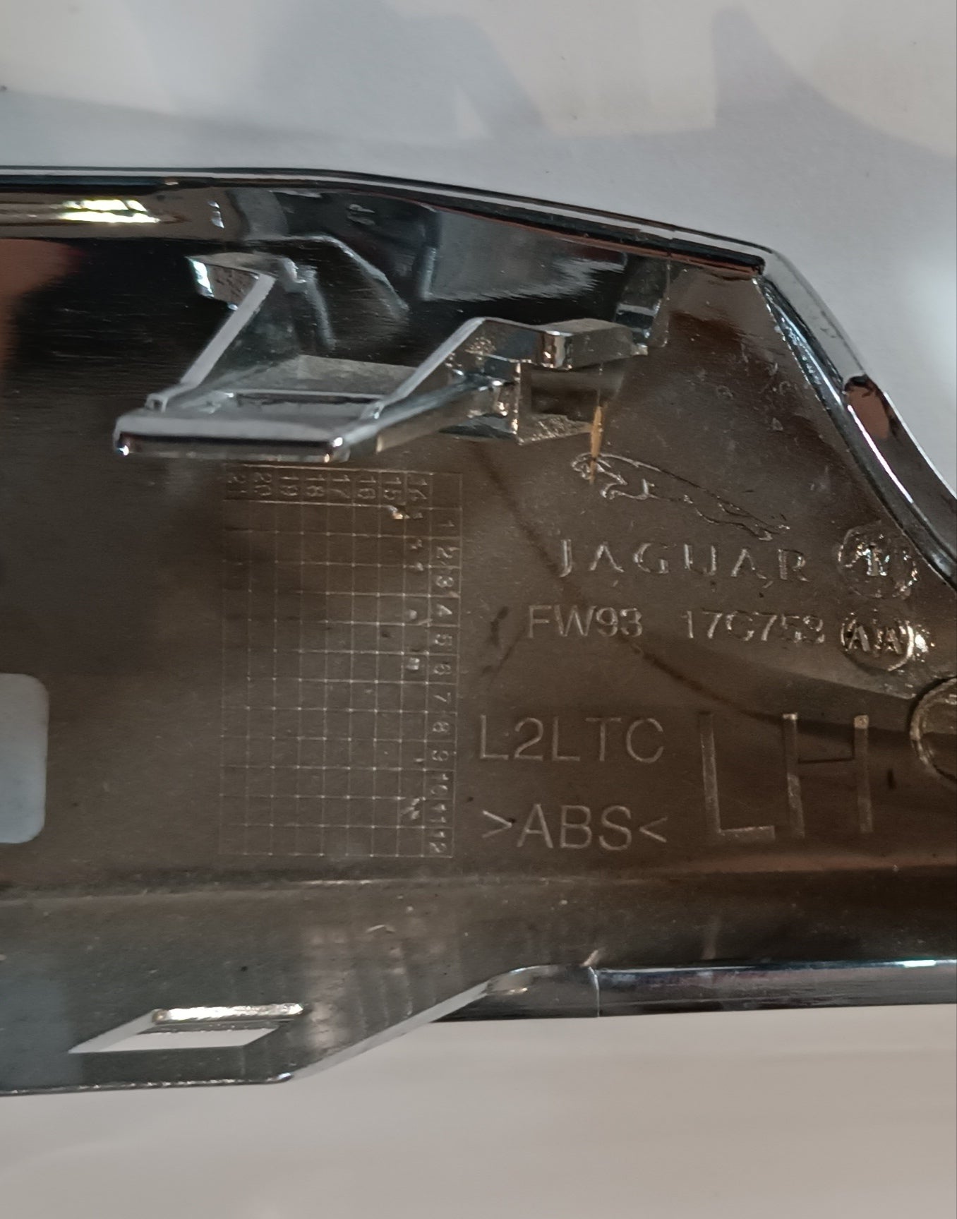 C2D43044