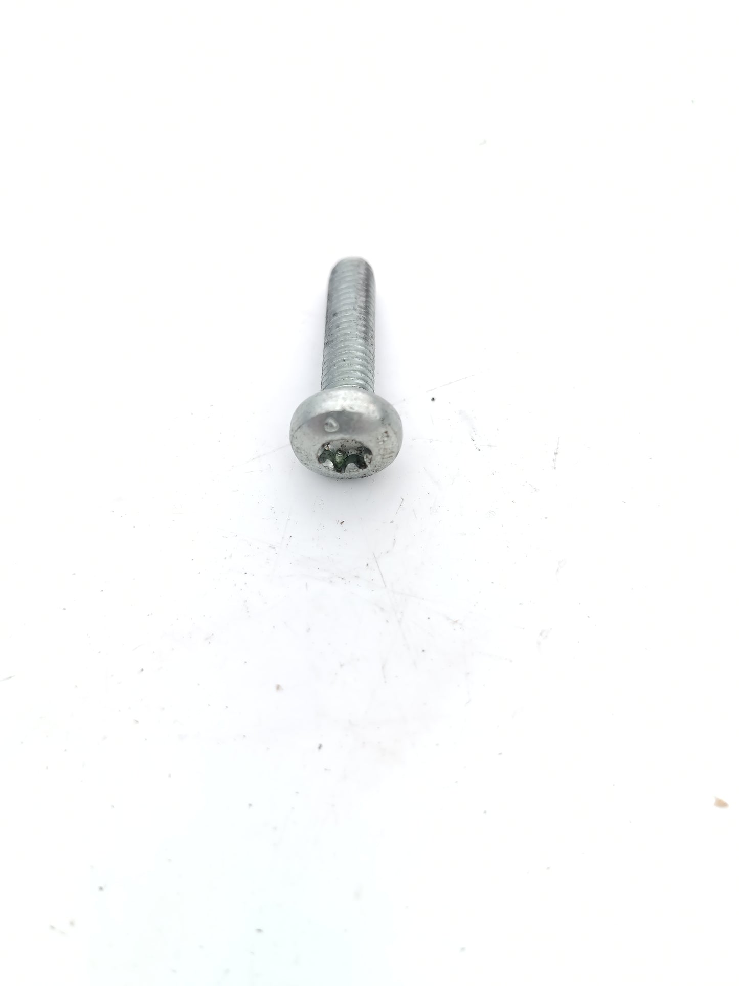 LR011270,AJ810551