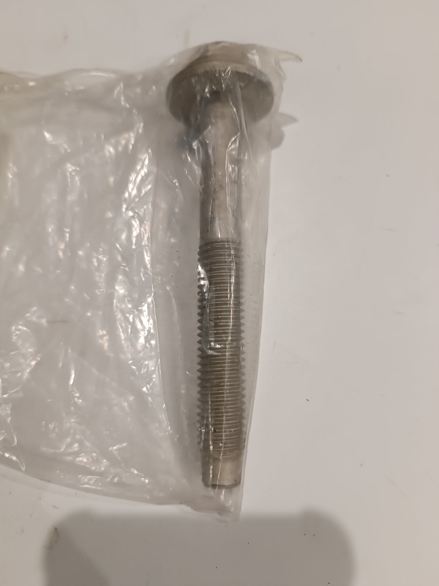 T2H3774,LR060781