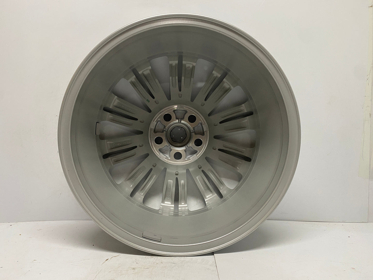 LR081589