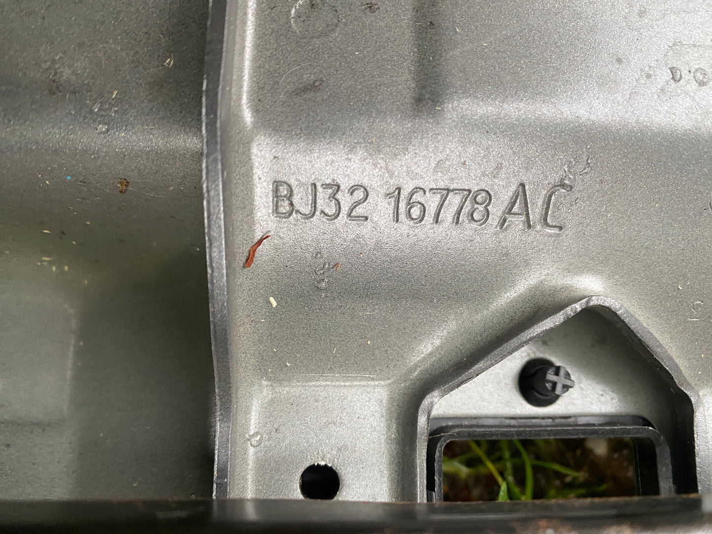 LR084610,LR074151,LR049326,LR048565,LR027494