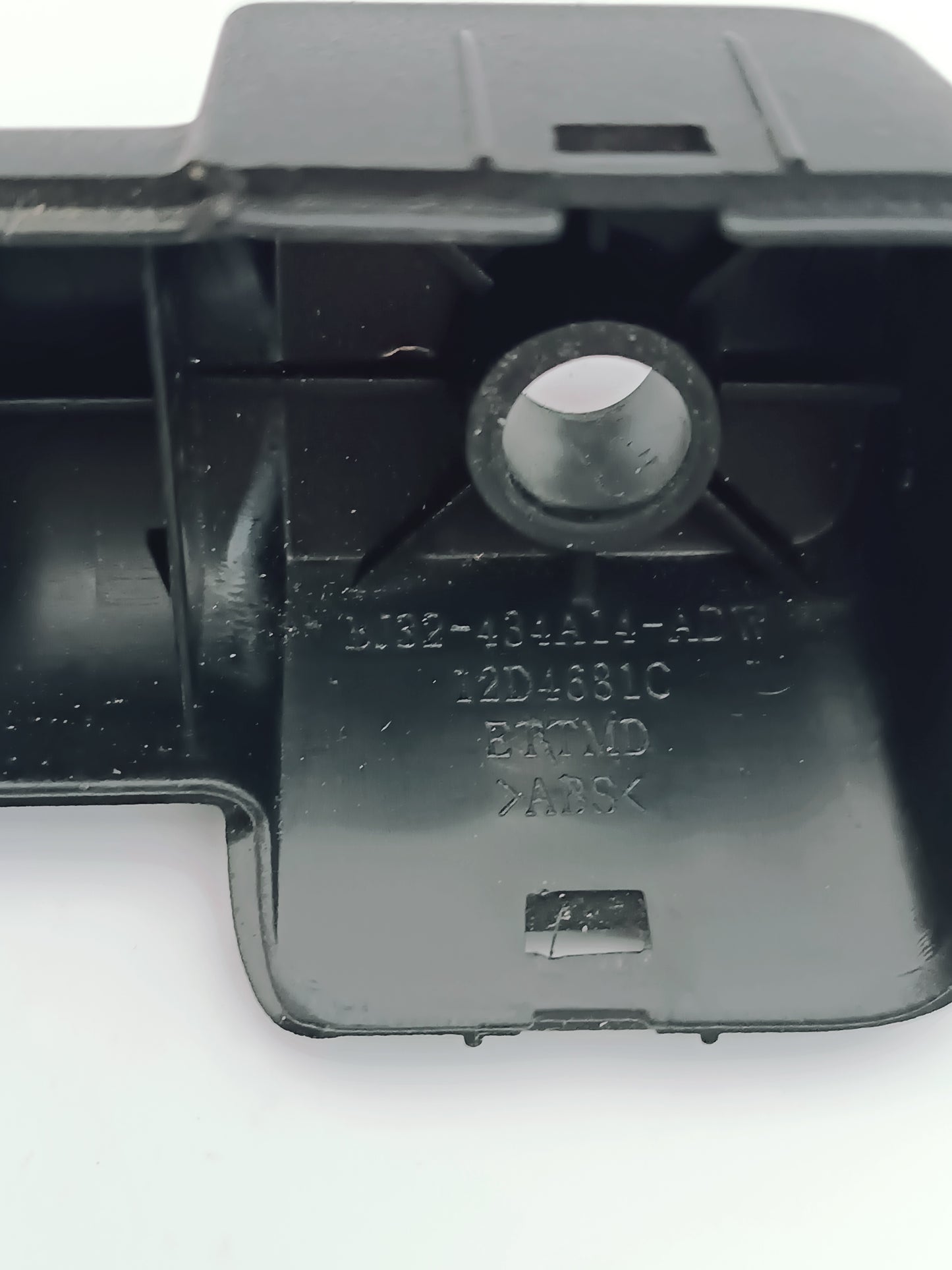 LR075109,C2Z31220PVJ
