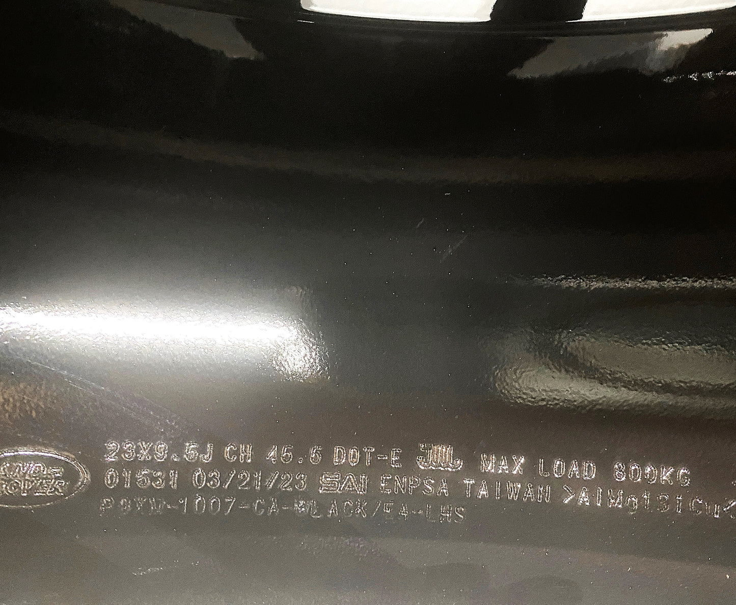 LR185568