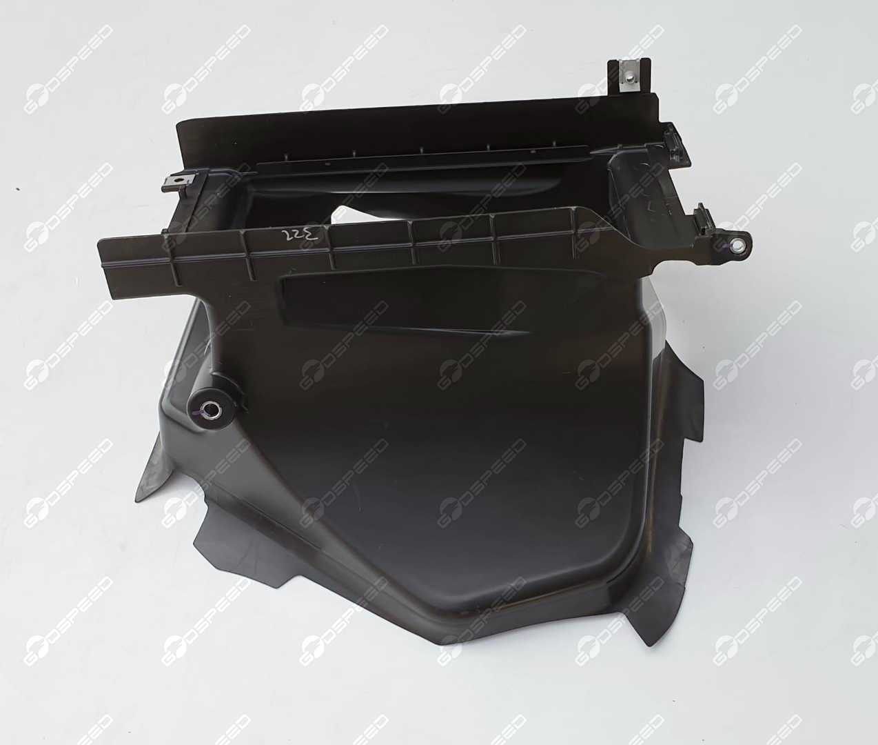 Plastik Kierunkowy Do Chłodniczki Aux E-Pace R-Dynamic J9C8564