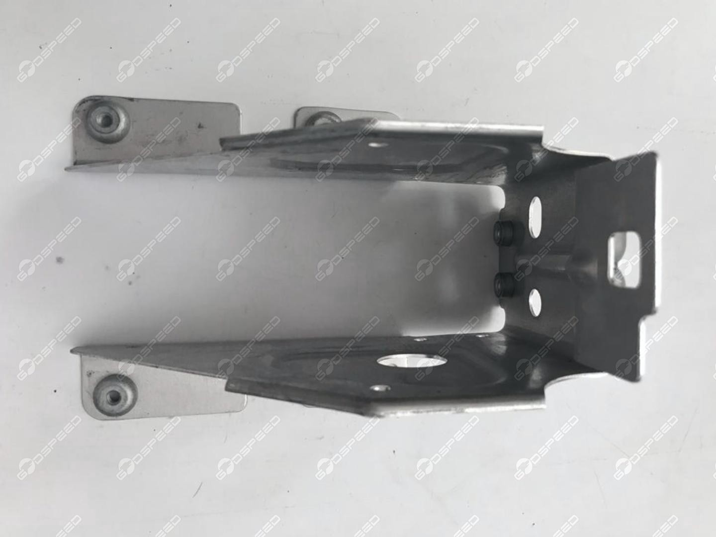 F-Type Fender Bracket T2R12759 montieren