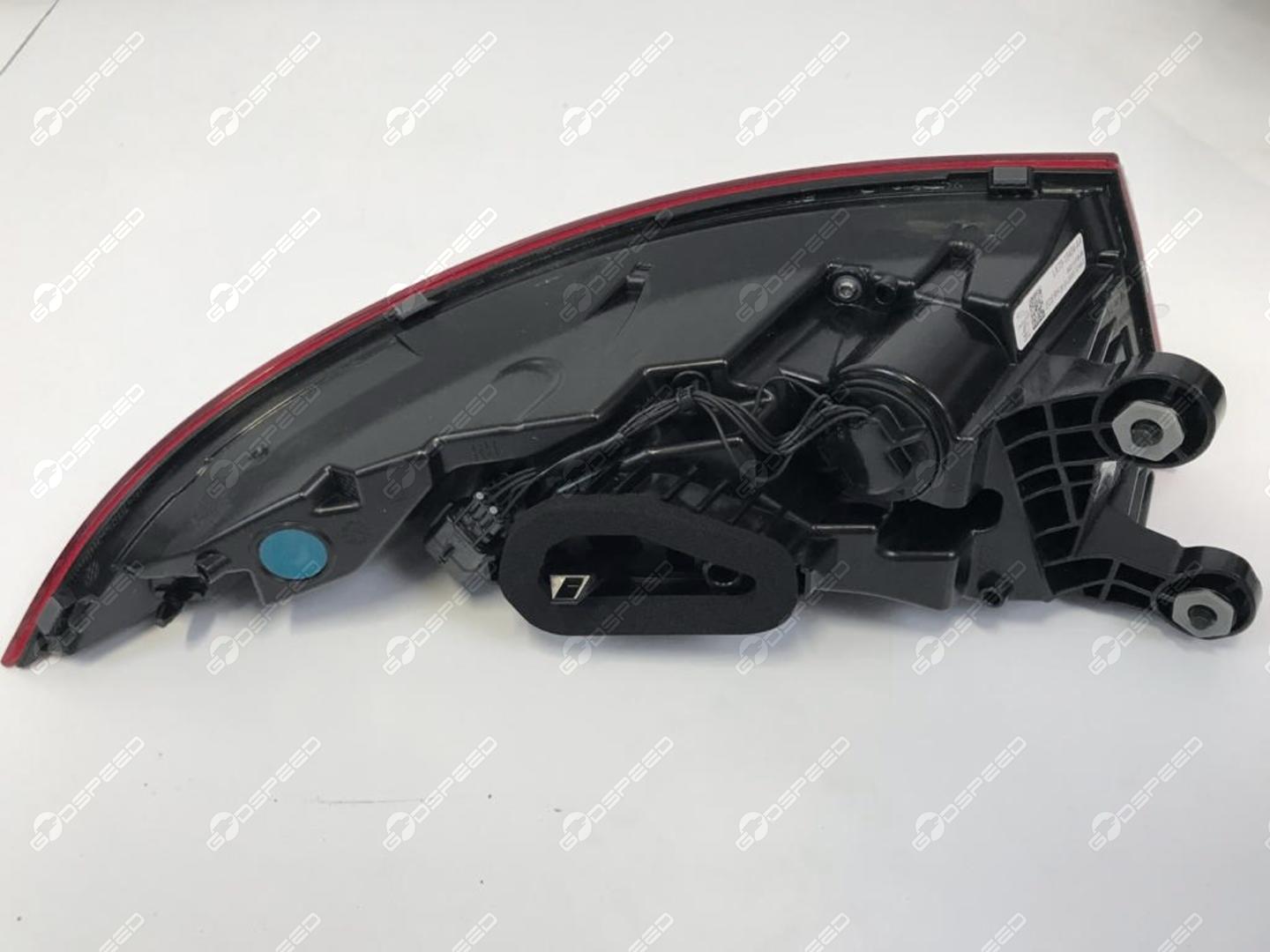 Lampa Tył W Błotnik Xe Lift LHD ,RHD Prawo XE (X760) T4N25427 T4N37140 Nowe