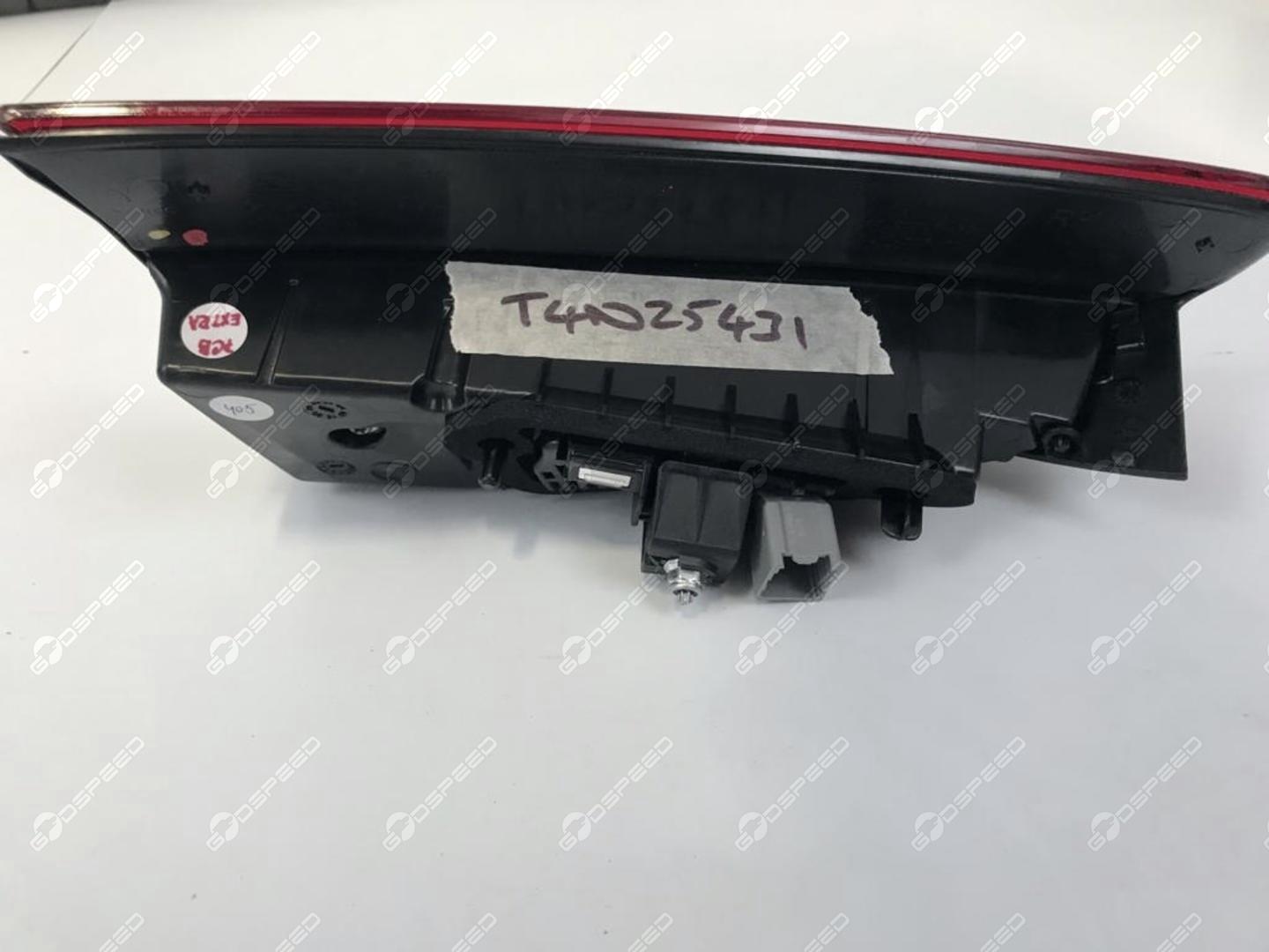 Lampa W Klapę Xe Lift T4N25431