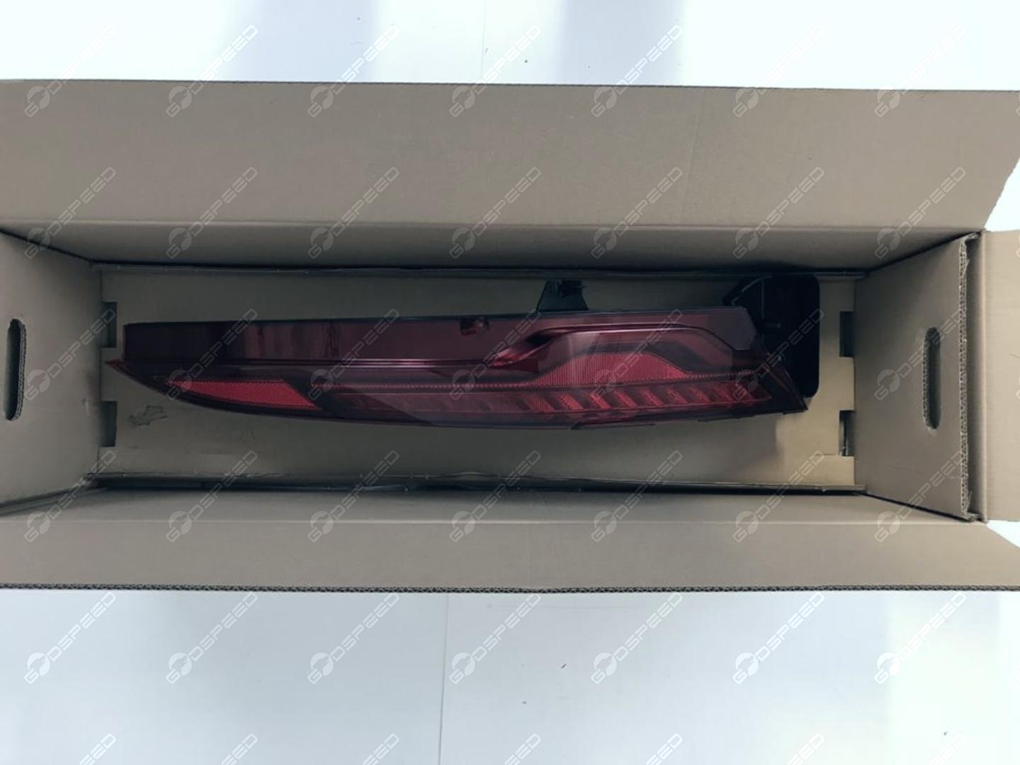 Lampa W Błotnik Tył Prawo F-TYPE (X152) T2R68846 Nowe
