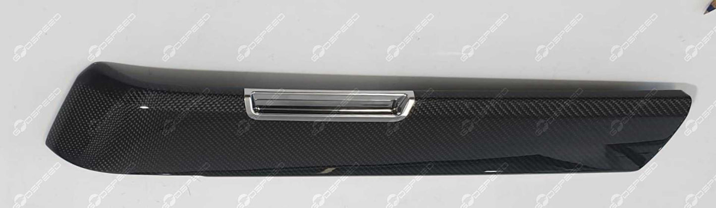 Wykończenie boczne drzwi prawe przód RR SPORT L494
LR061925 Nowe