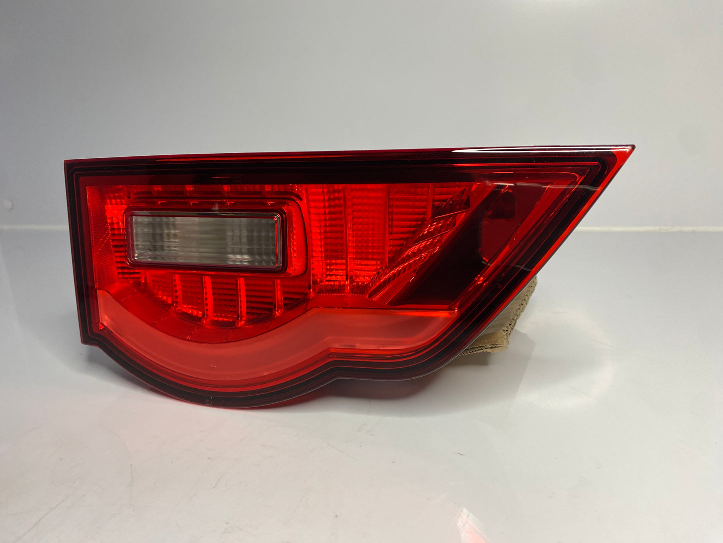 Lampa lewa tył F-PACE (X761), T4A2289 T4A37912