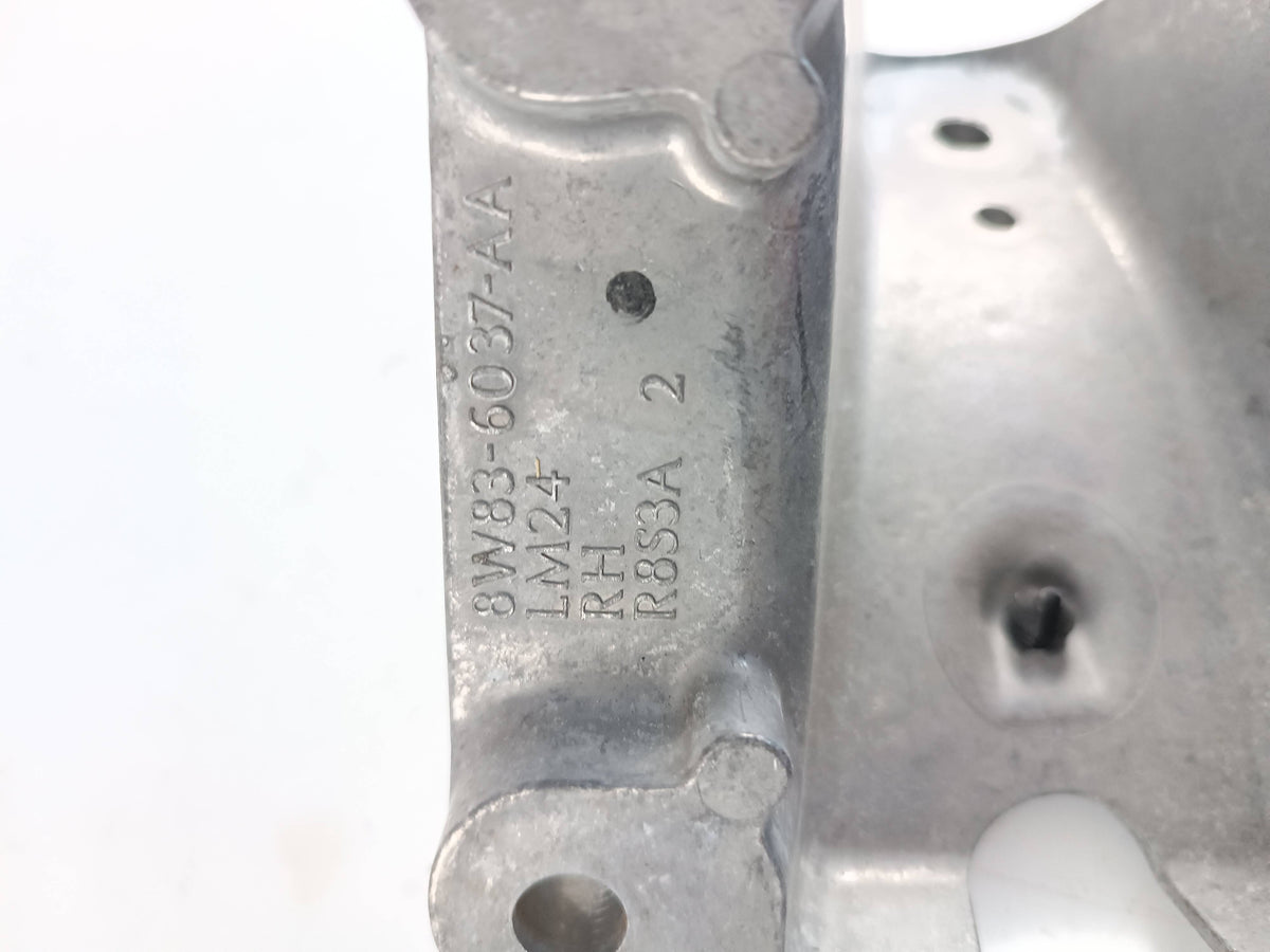C2Z4399,AJ813753