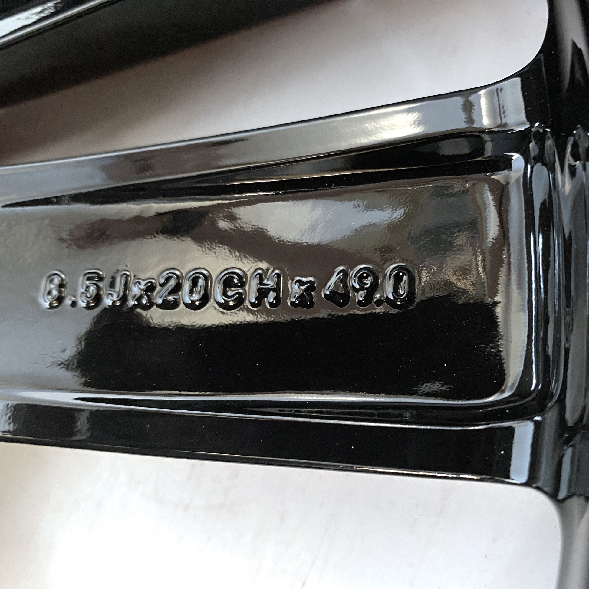 T2H5945