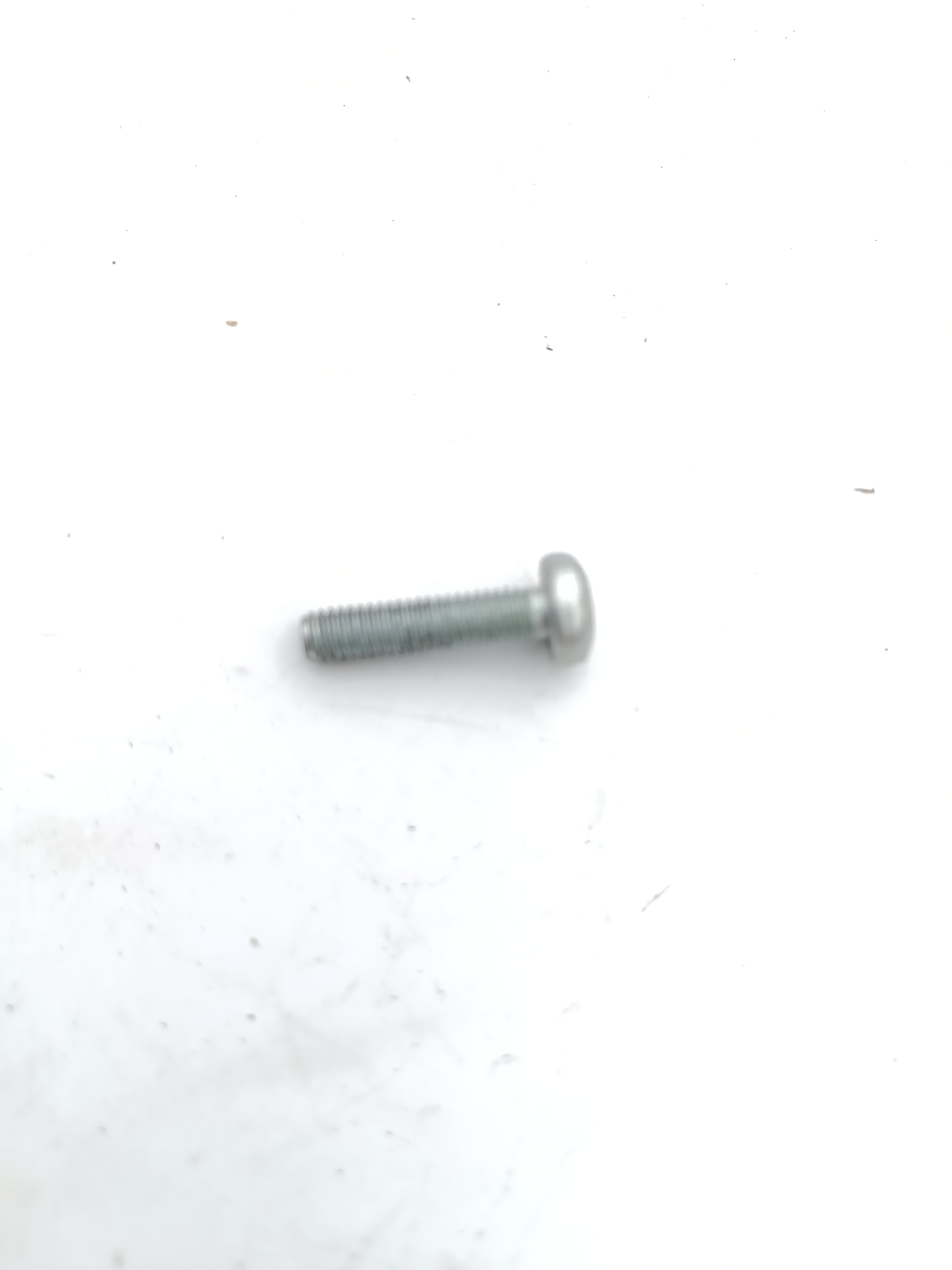 LR011270,AJ810551