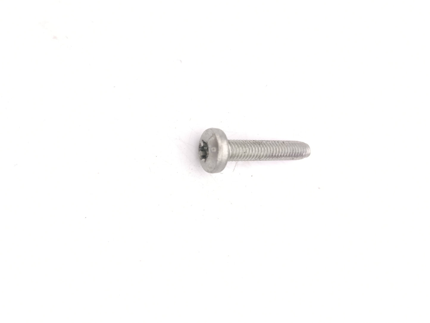 LR011271,AJ810552