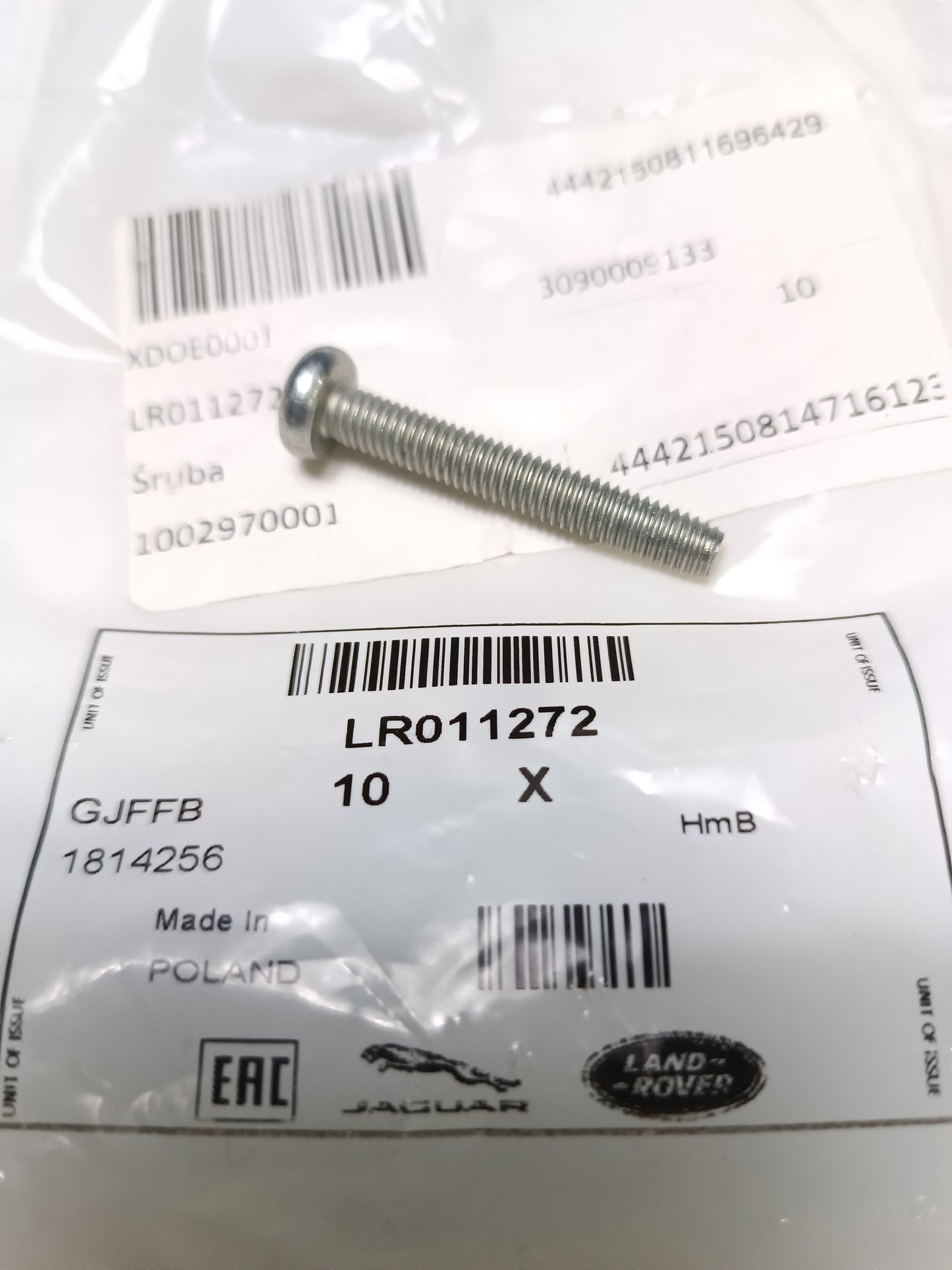 LR011272,AJ811615