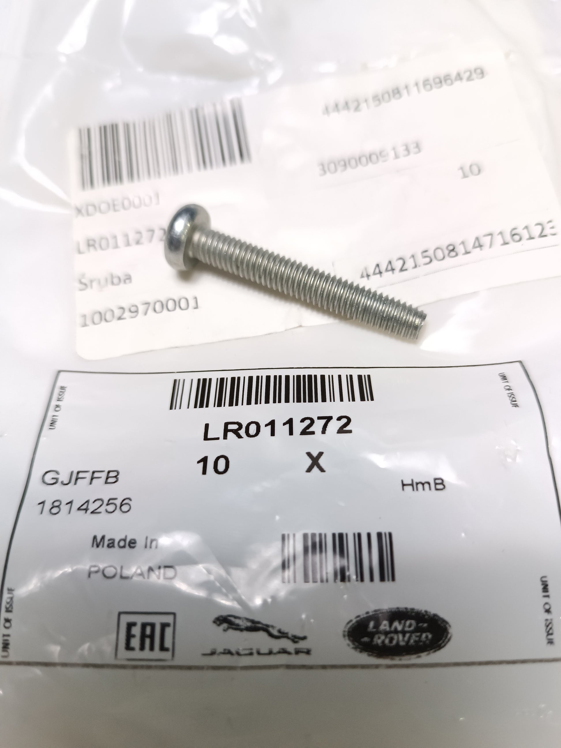 LR011272,AJ811615