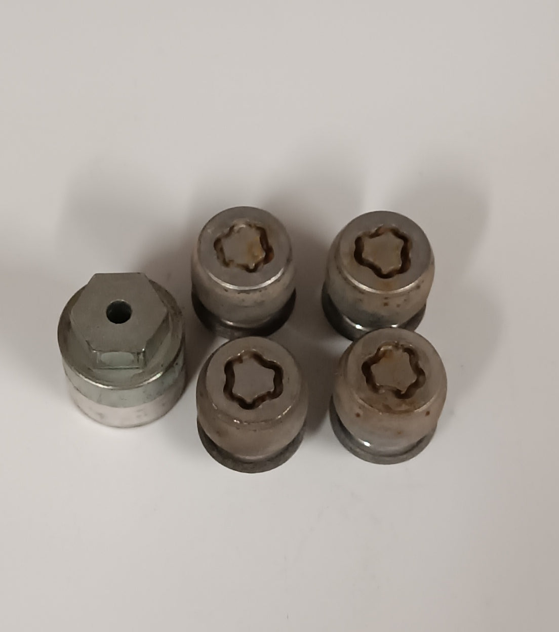 T4A1983,LR086417