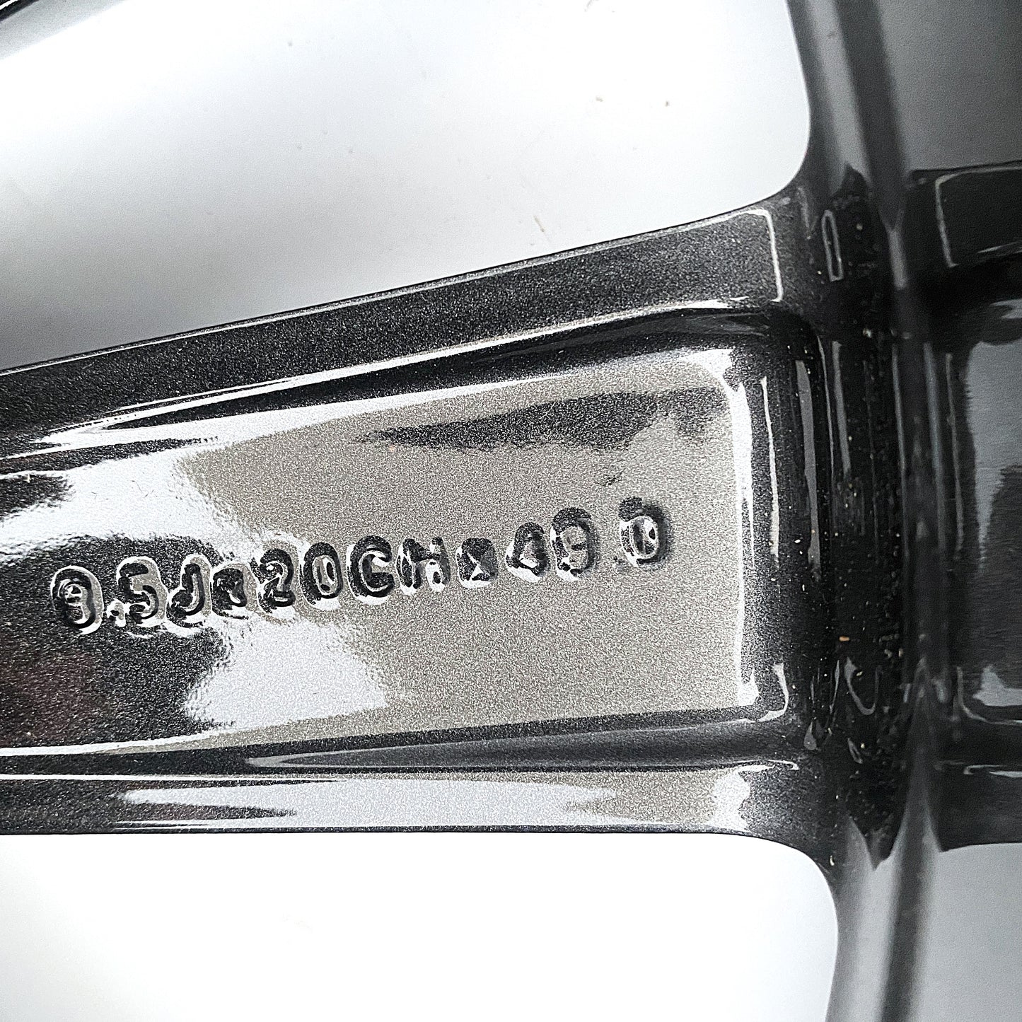 T2H5947