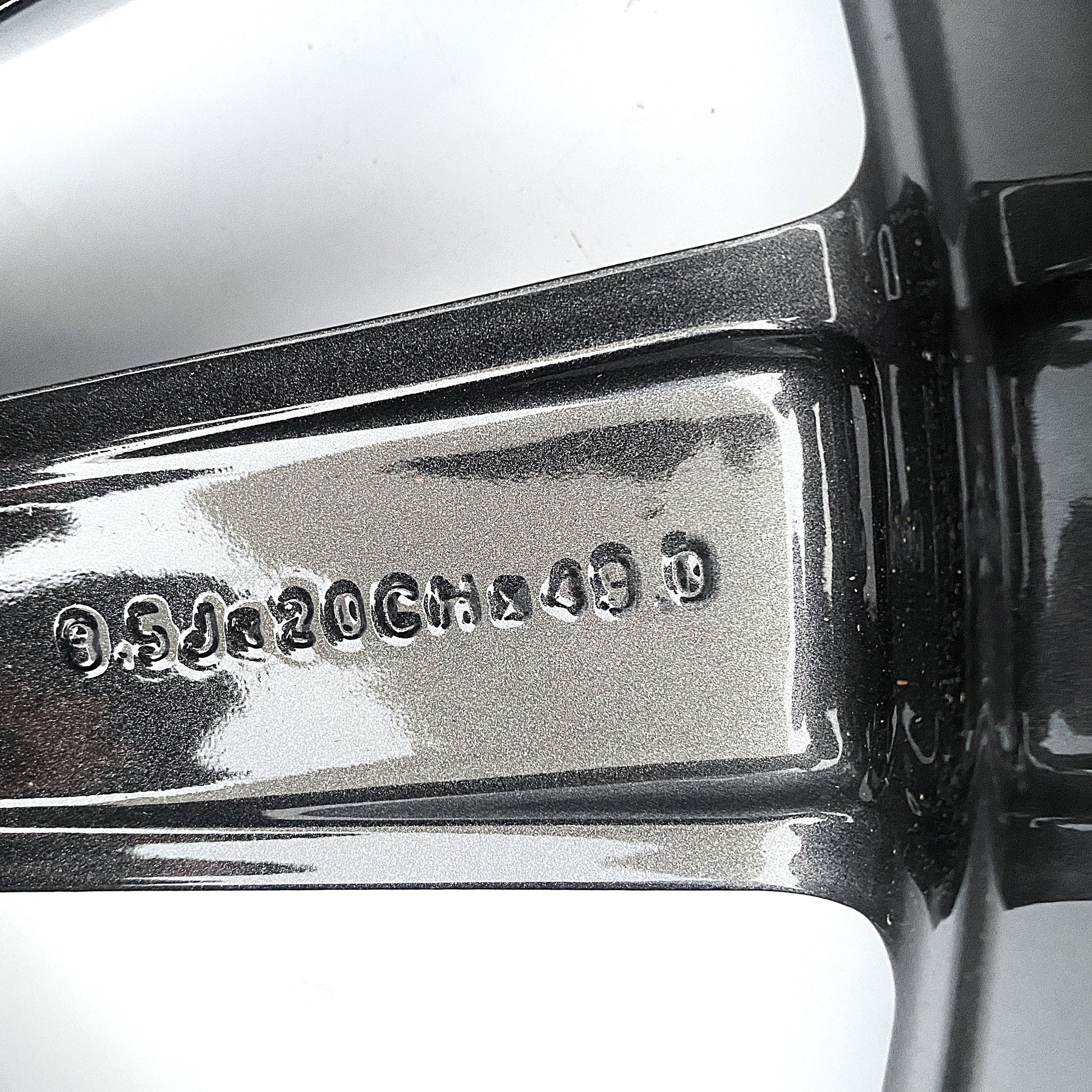 T2H5947