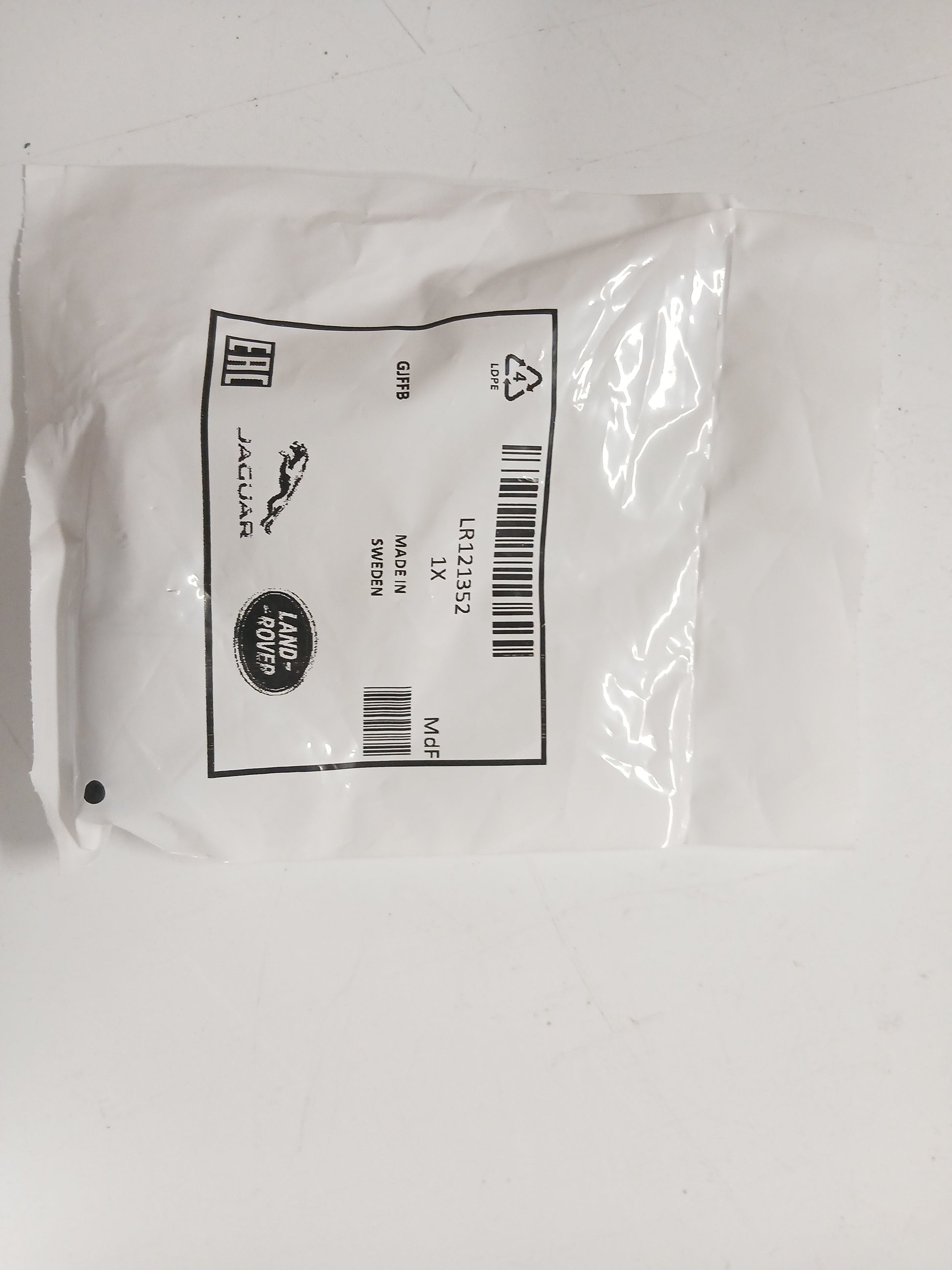 LR121352,AJ814142