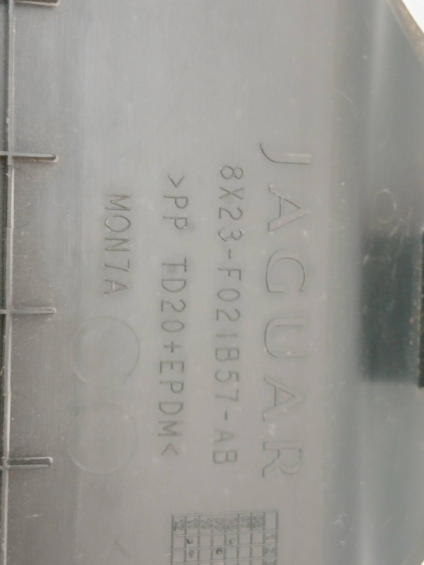 8X23F021B57AB