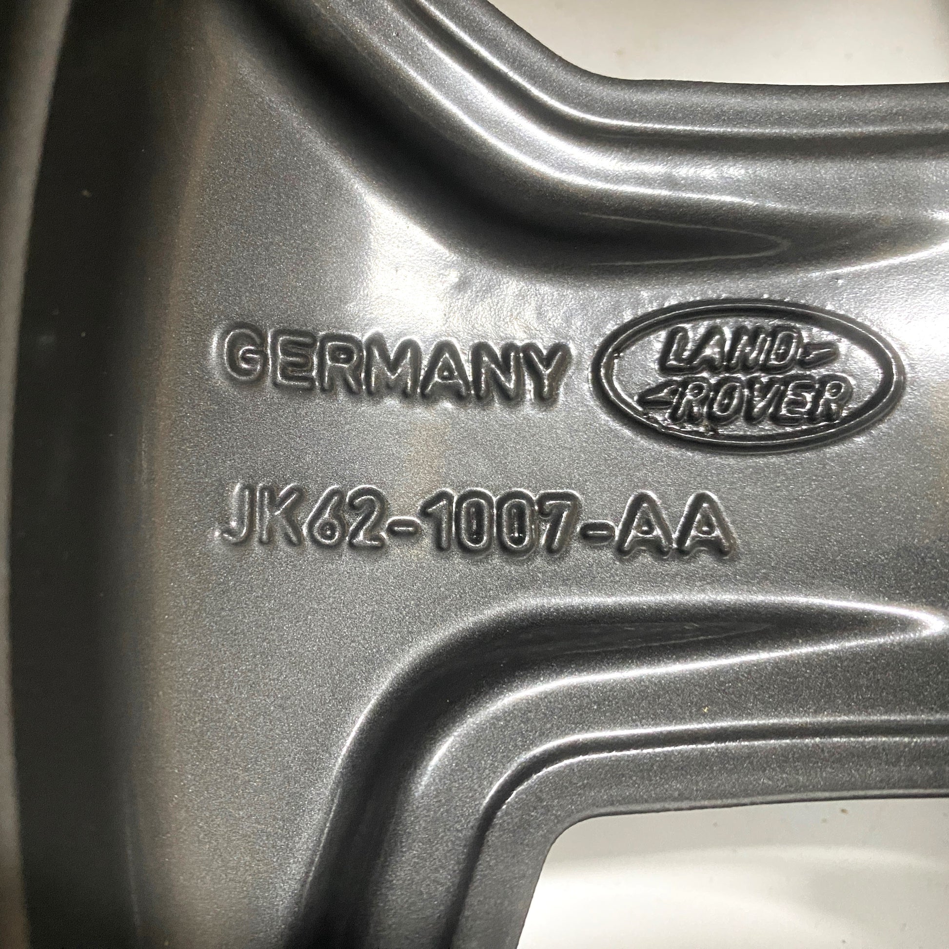 LR099135