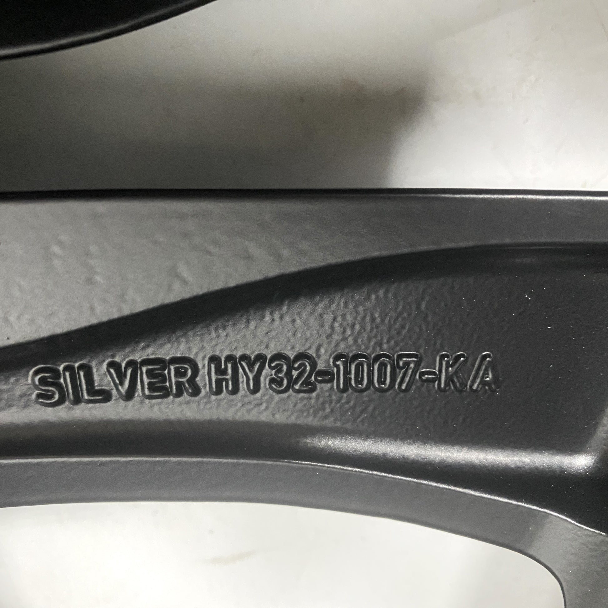 LR081586