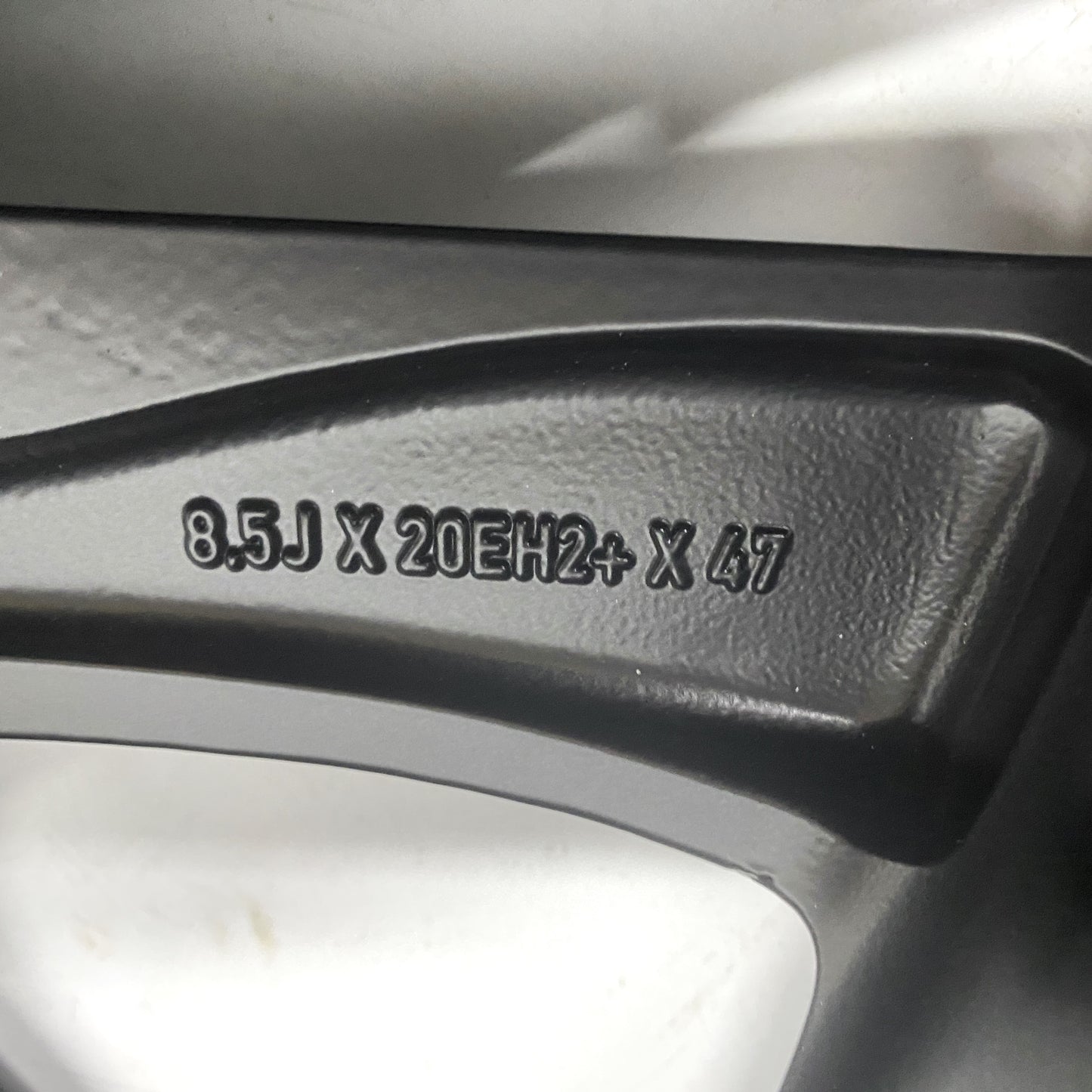 LR081586