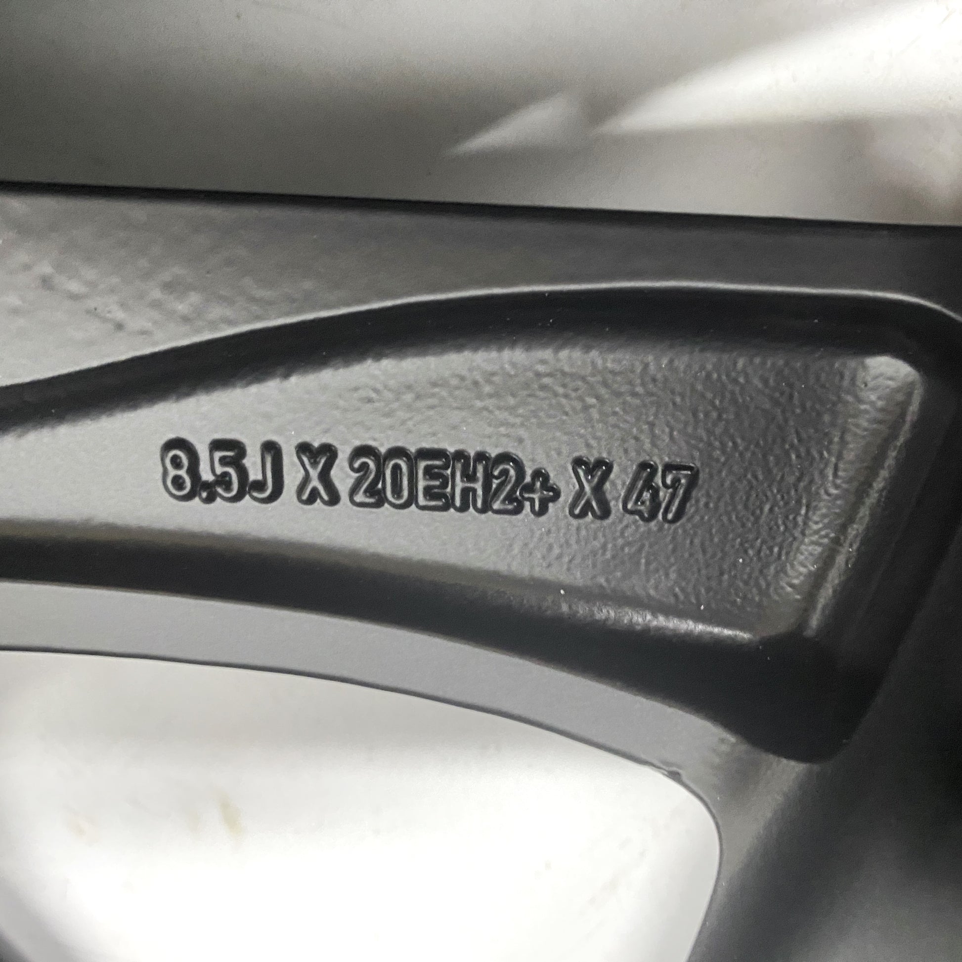 LR081586