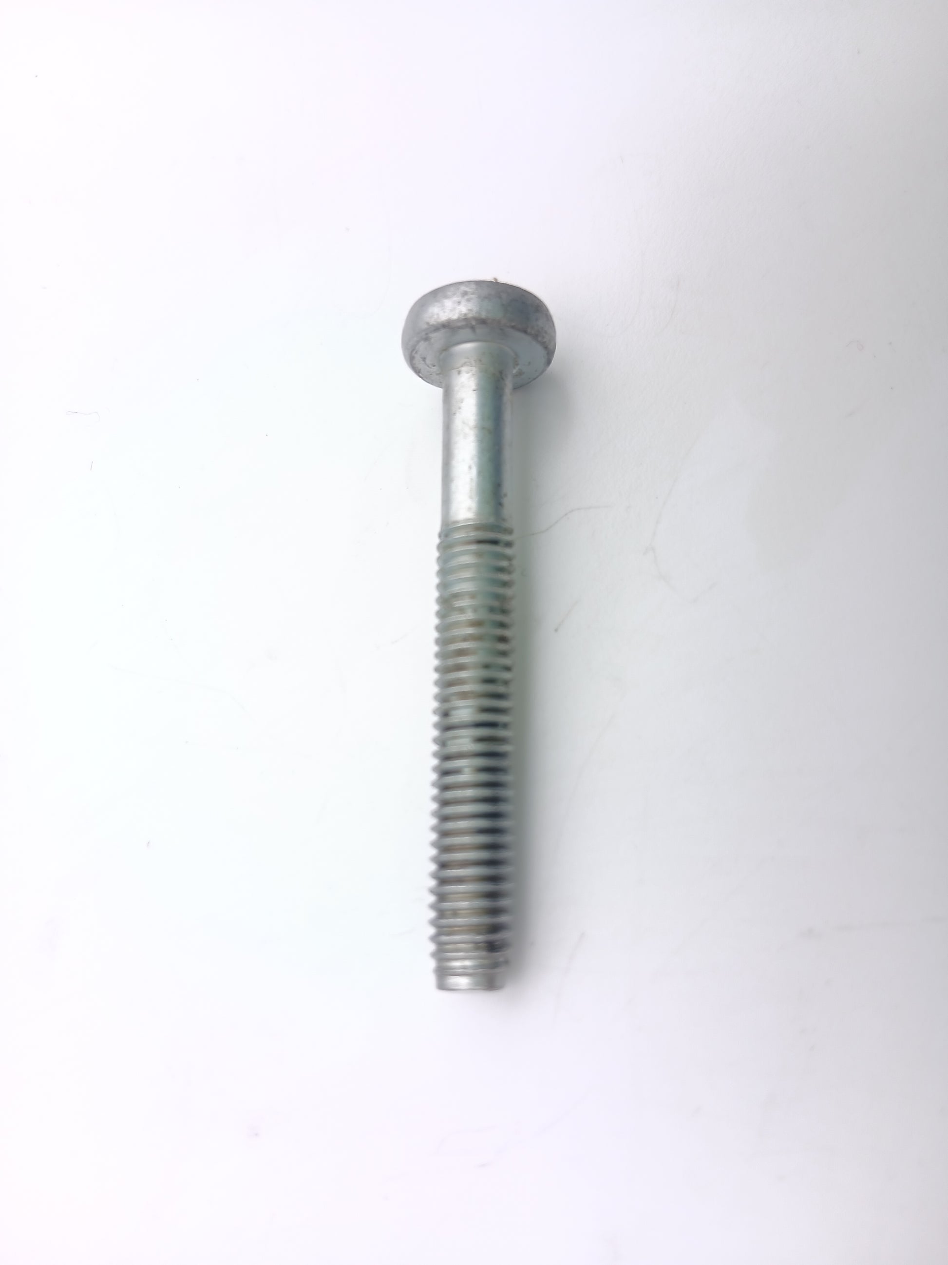 LR011273,AJ810577