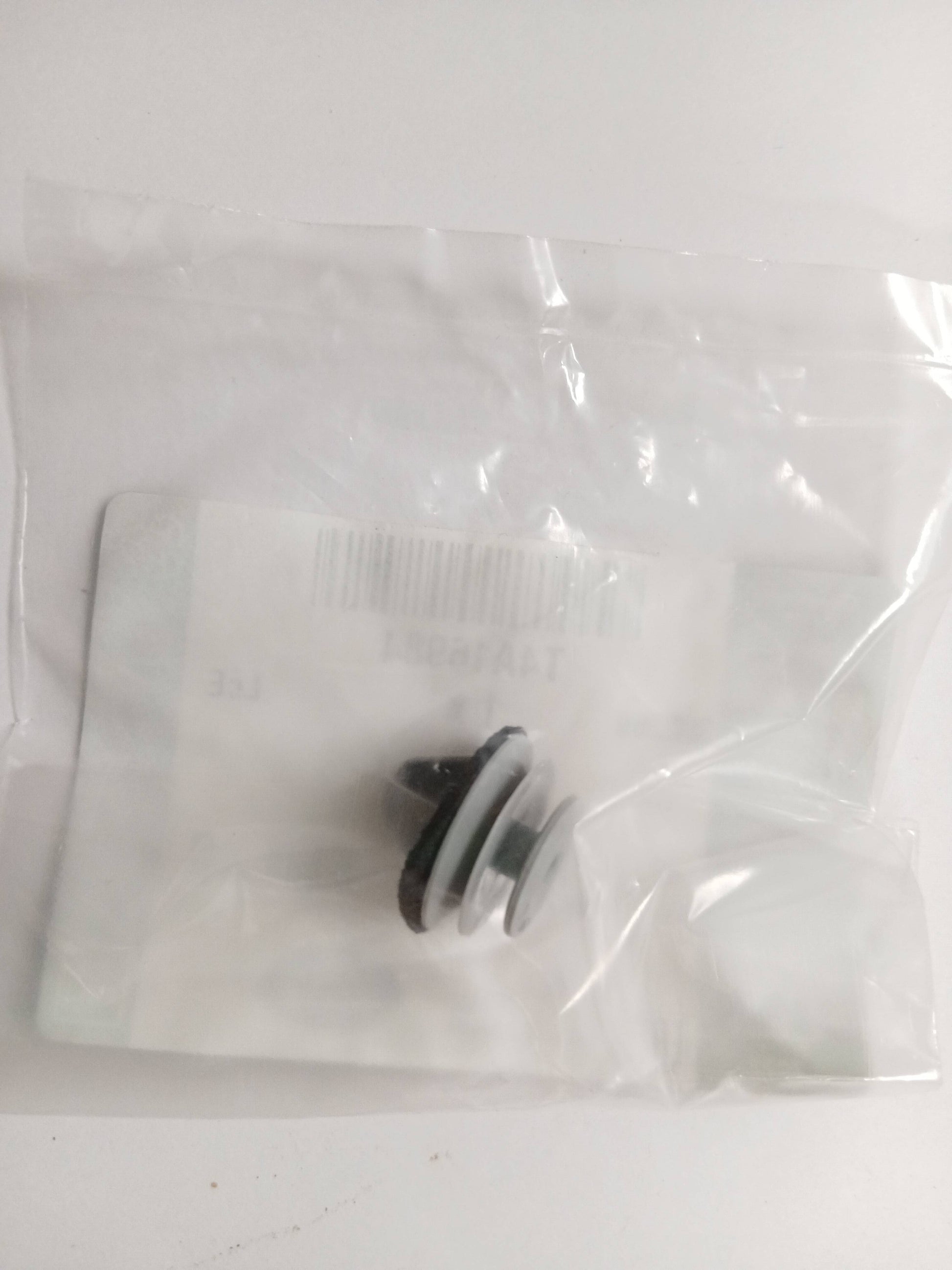 T4A16984,LR123788