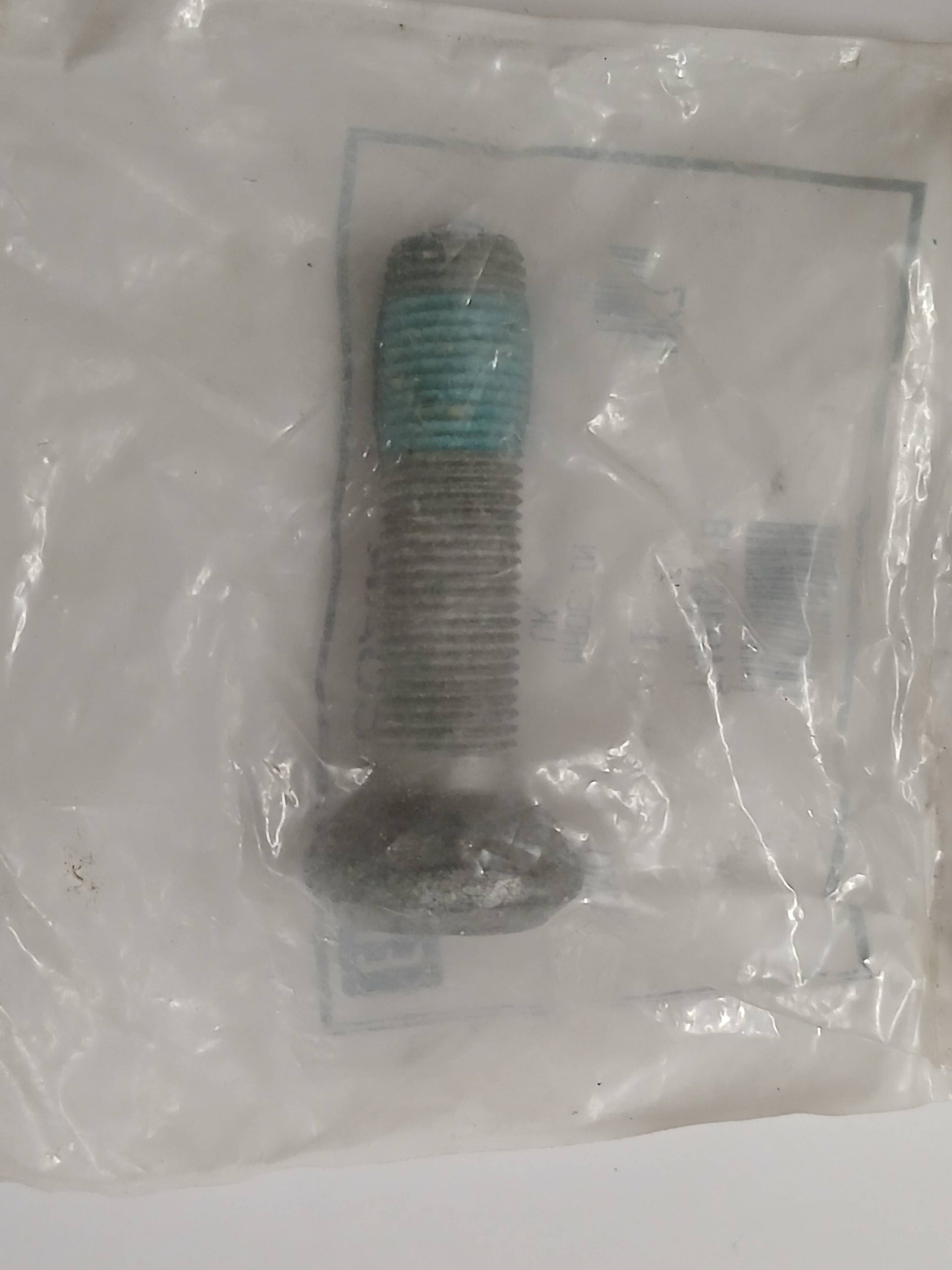 T4A16718,LR100039
