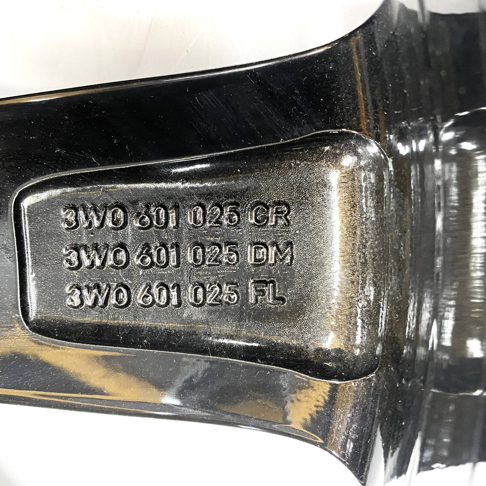 3W0601025DM