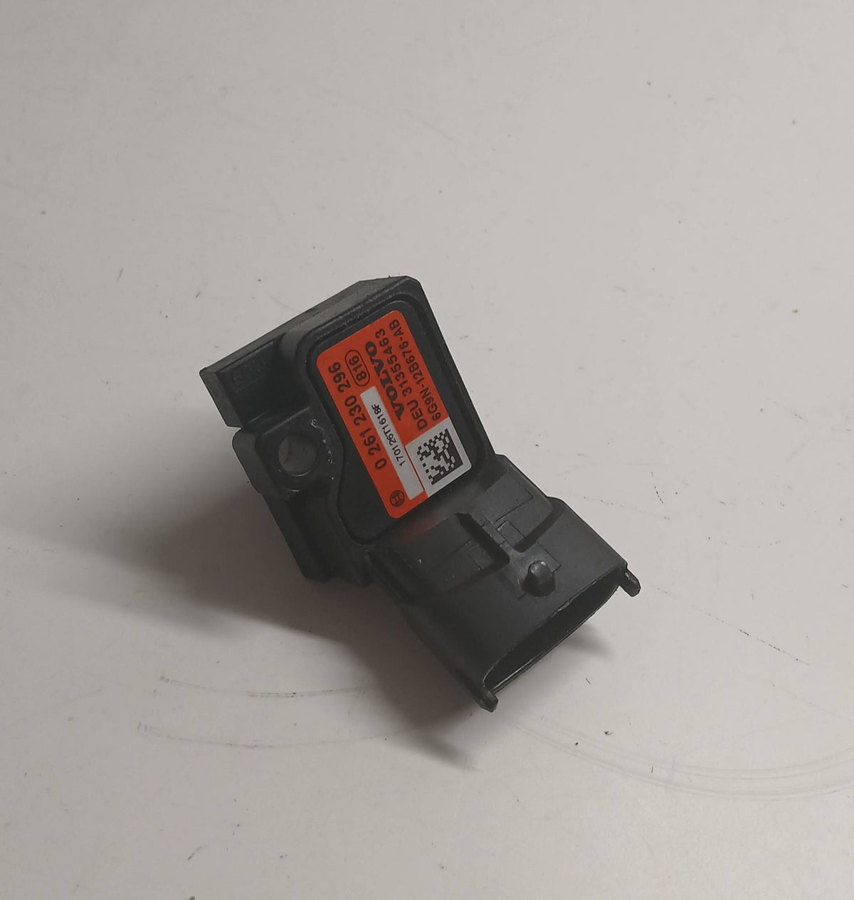 LR021587,AJ811668