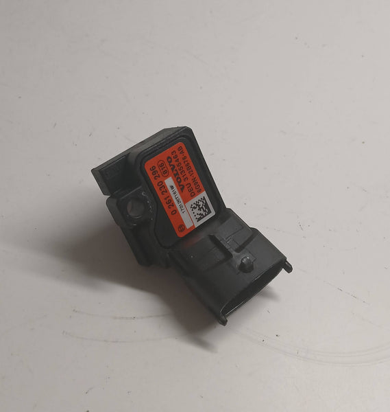 LR021587,AJ811668