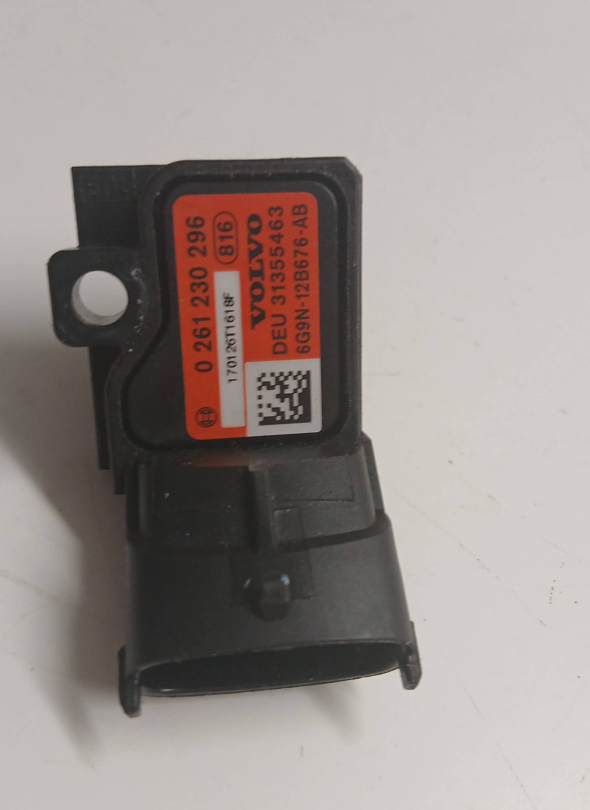 LR021587,AJ811668