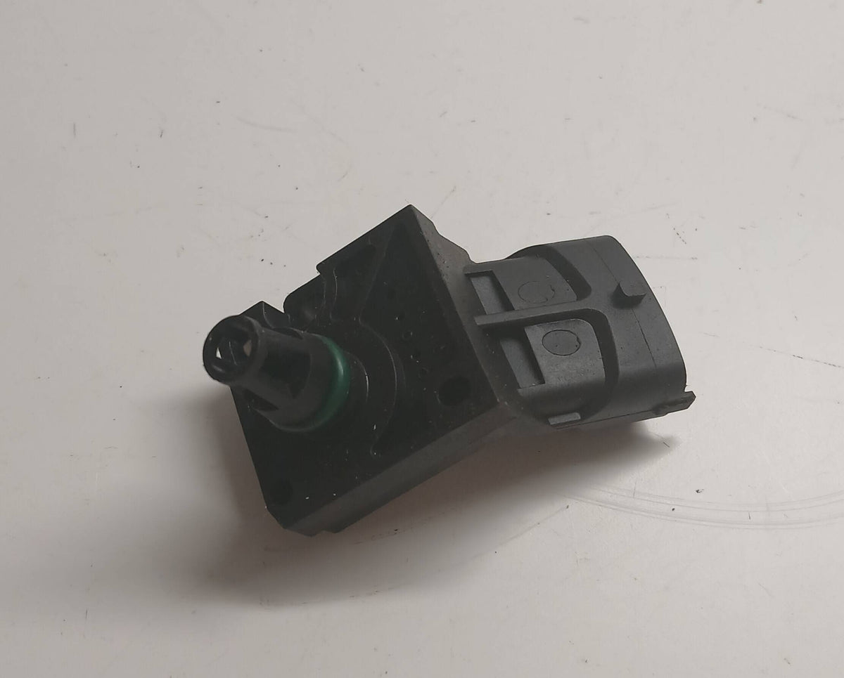 LR021587,AJ811668