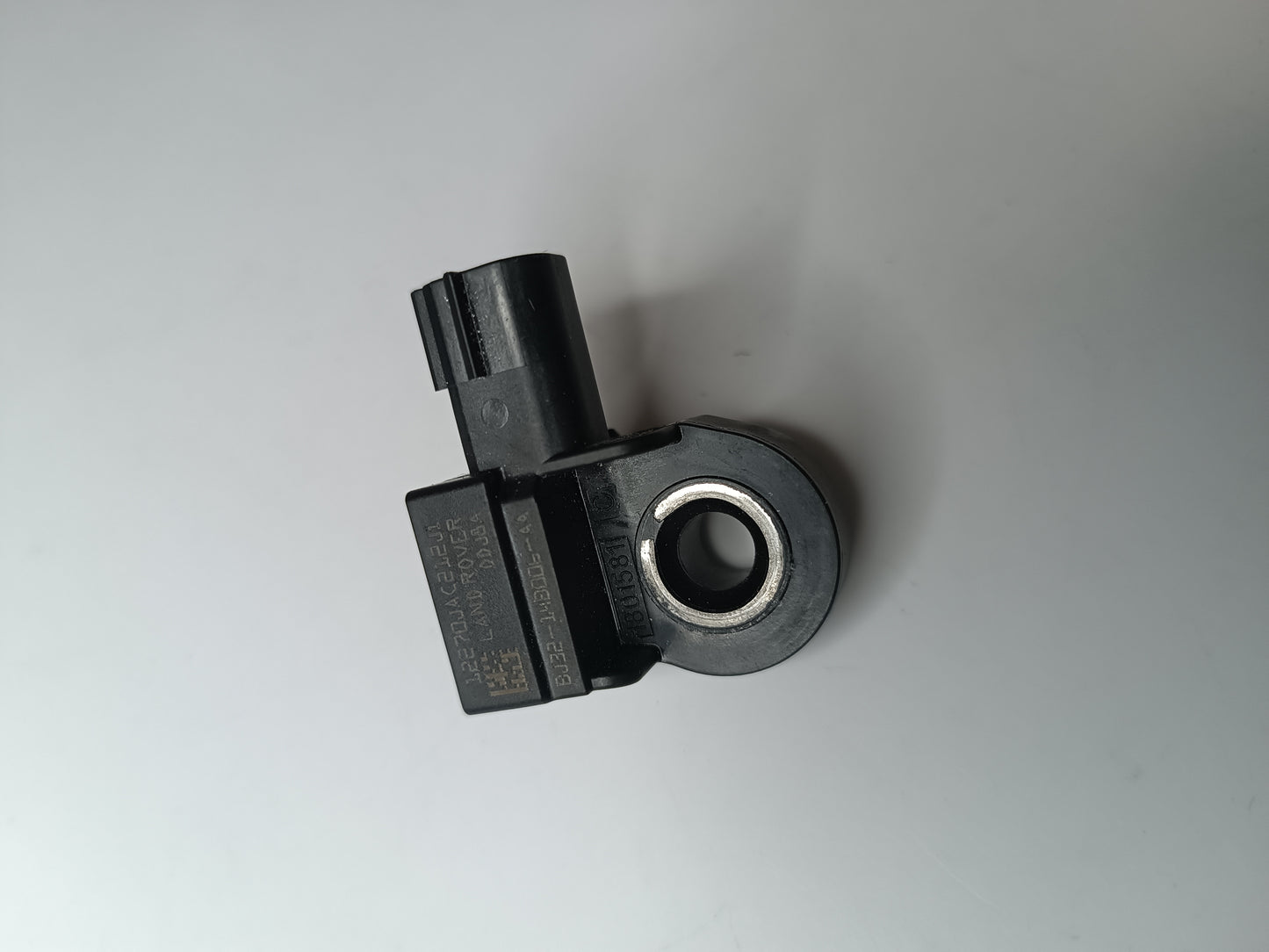 C2Z15214,C2Z31970,JDE34425,LR028853,LR062398,LR085161